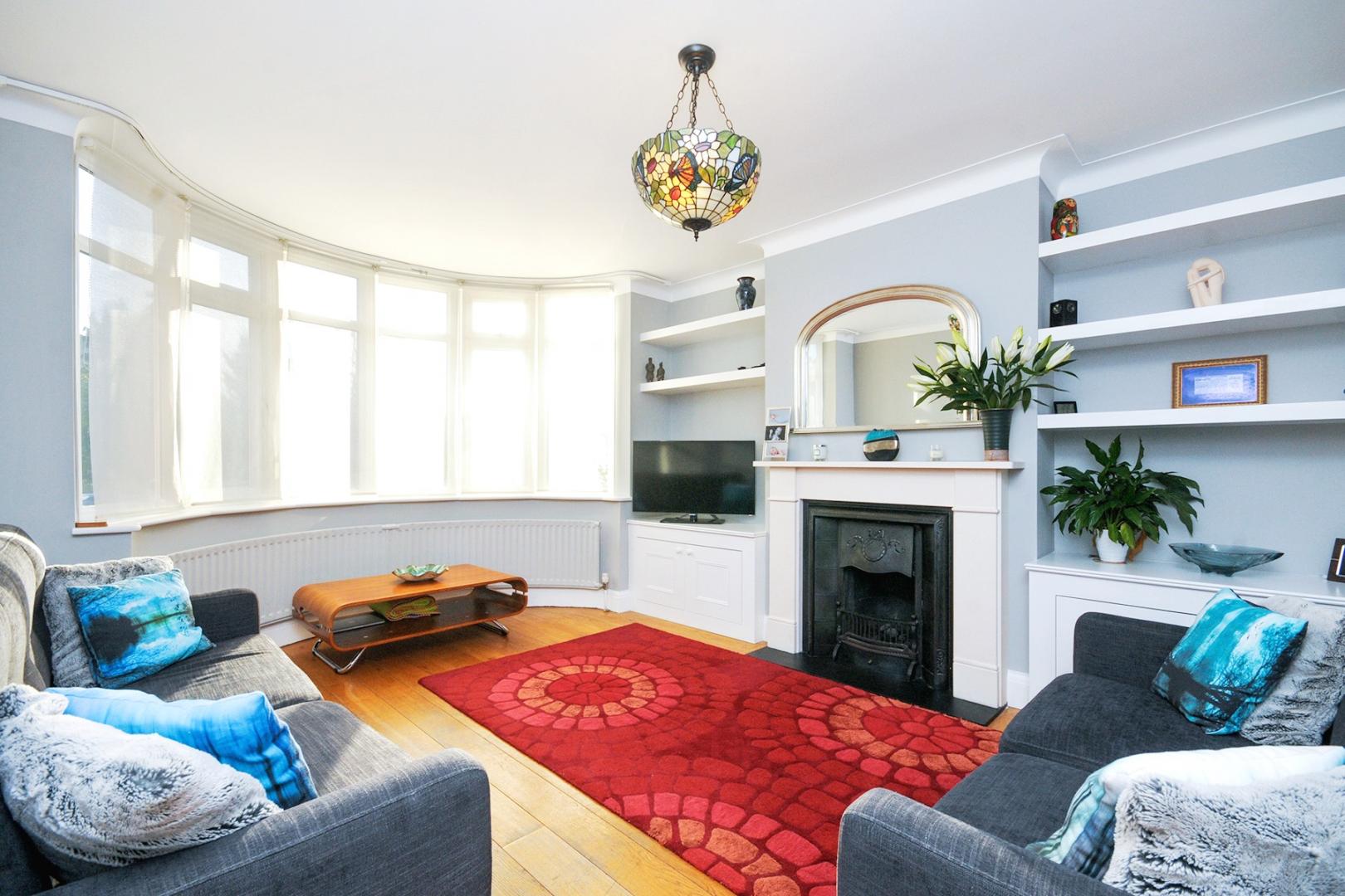 			NEW INSTRUCTION (Private Garden), 4 Bedroom, 1 bath, 1 reception House			 Ashfield Road , EAST ACTON